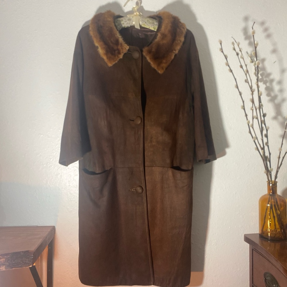 Brown Trench Coat with Fur Collar and Textured Fabric